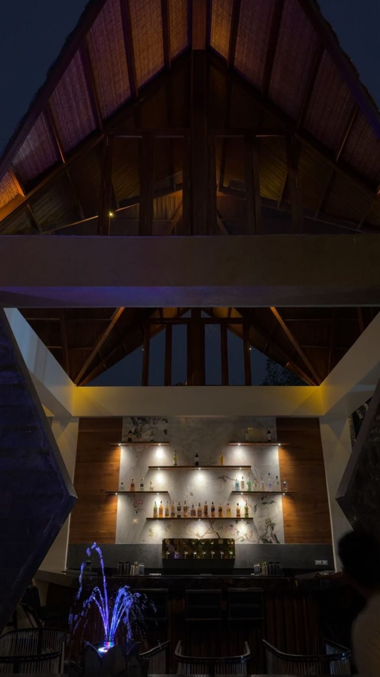 Aloraa Bar